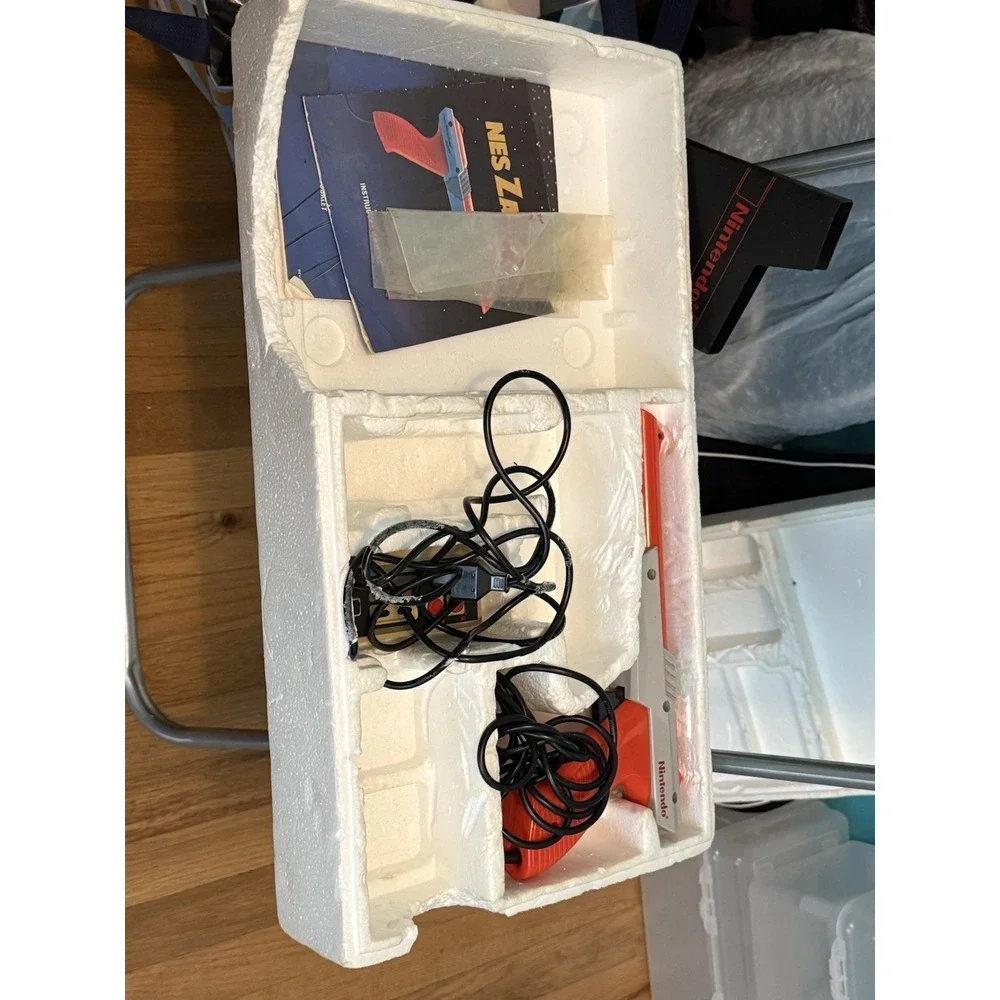 1988 Nintendo Entertainment System Action Set NES Complete In Box (read Descrip